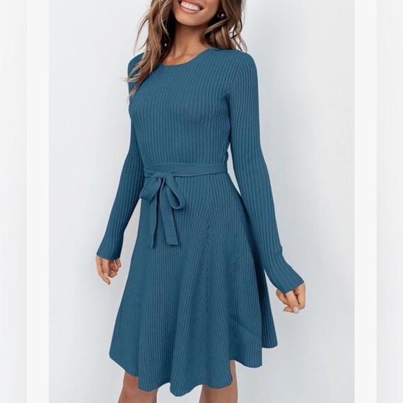 boutique Dresses & Skirts - NWT Elegant Teal Long Sleeve Dress